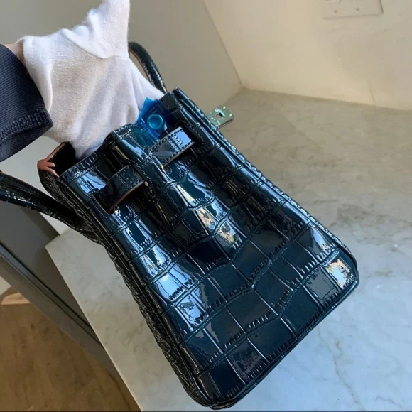 Fashion Navy Leather HandBag Gold Lock - Picture 6 of 10